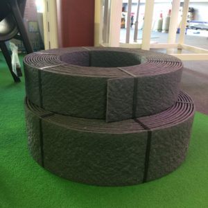 Teichrandsystem, Höhe 14 cm, Länge: 25 m Wandstärke: 7 mm Teichrandsystem, Höhe 14 cm, Länge: 25 m Wandstärke: 7 mm ()